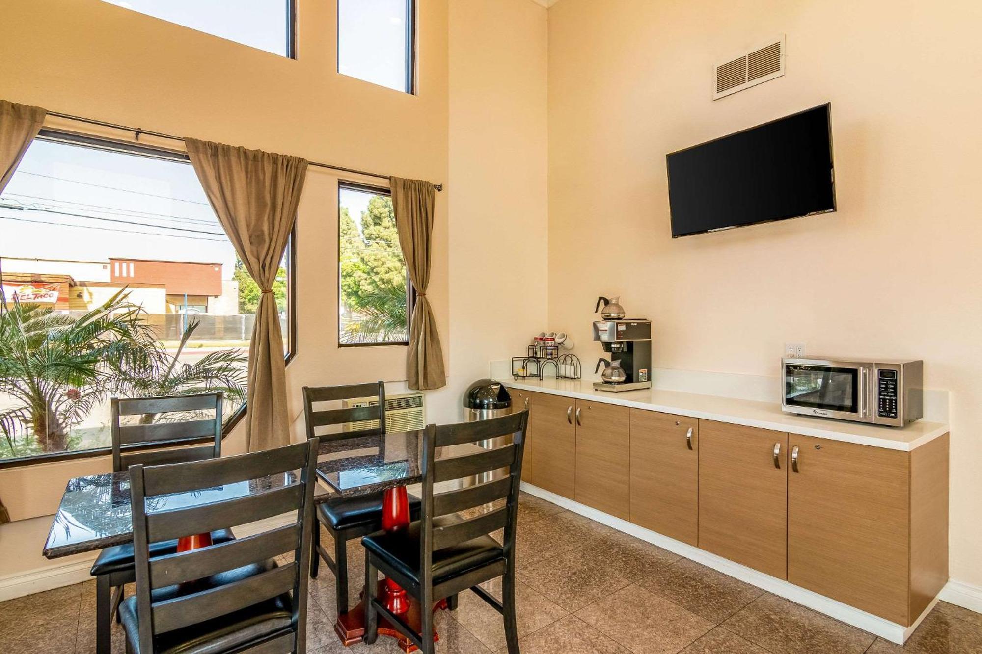 Rodeway Inn Artesia Cerritos מראה חיצוני תמונה
