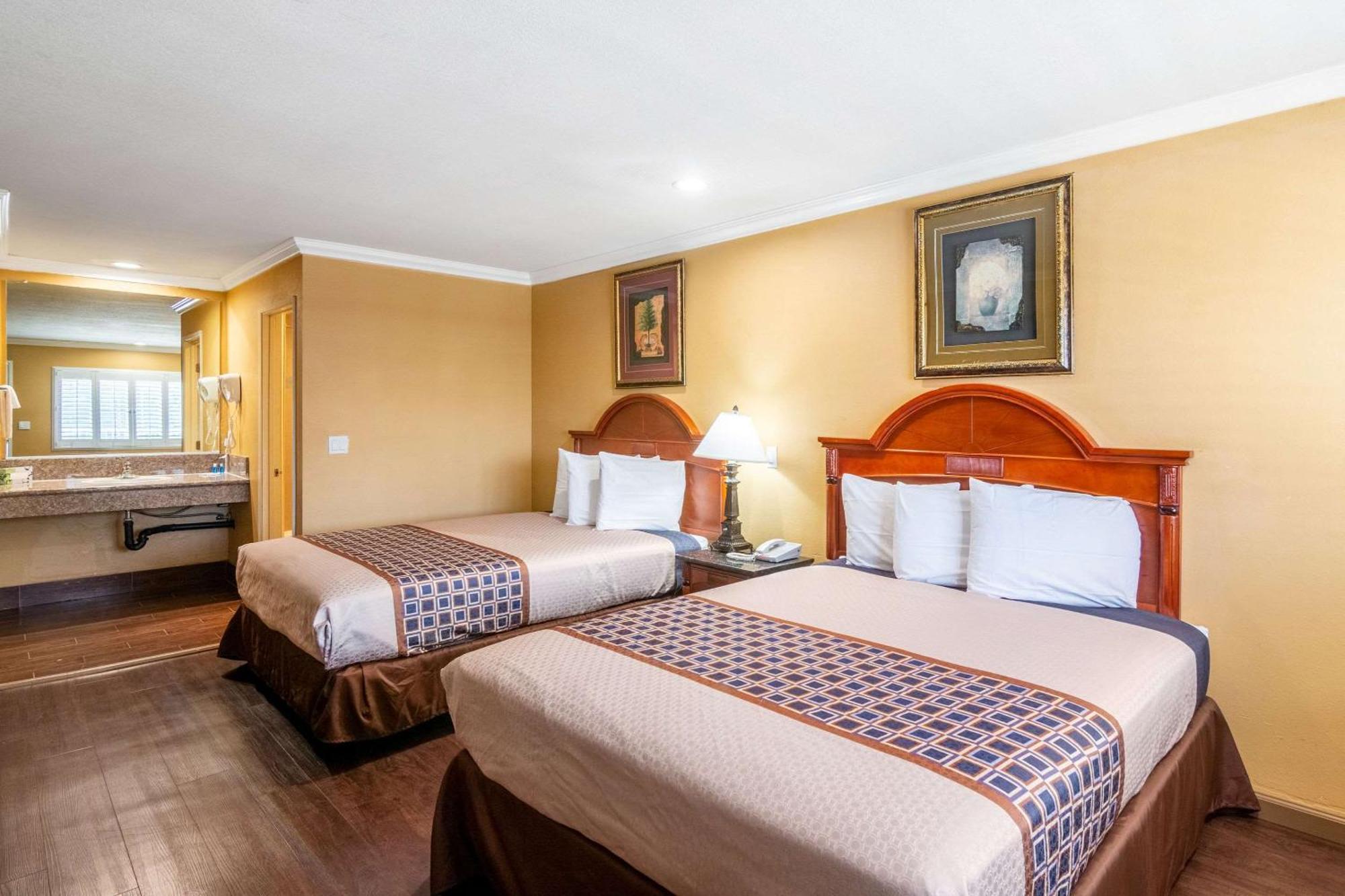 Rodeway Inn Artesia Cerritos מראה חיצוני תמונה