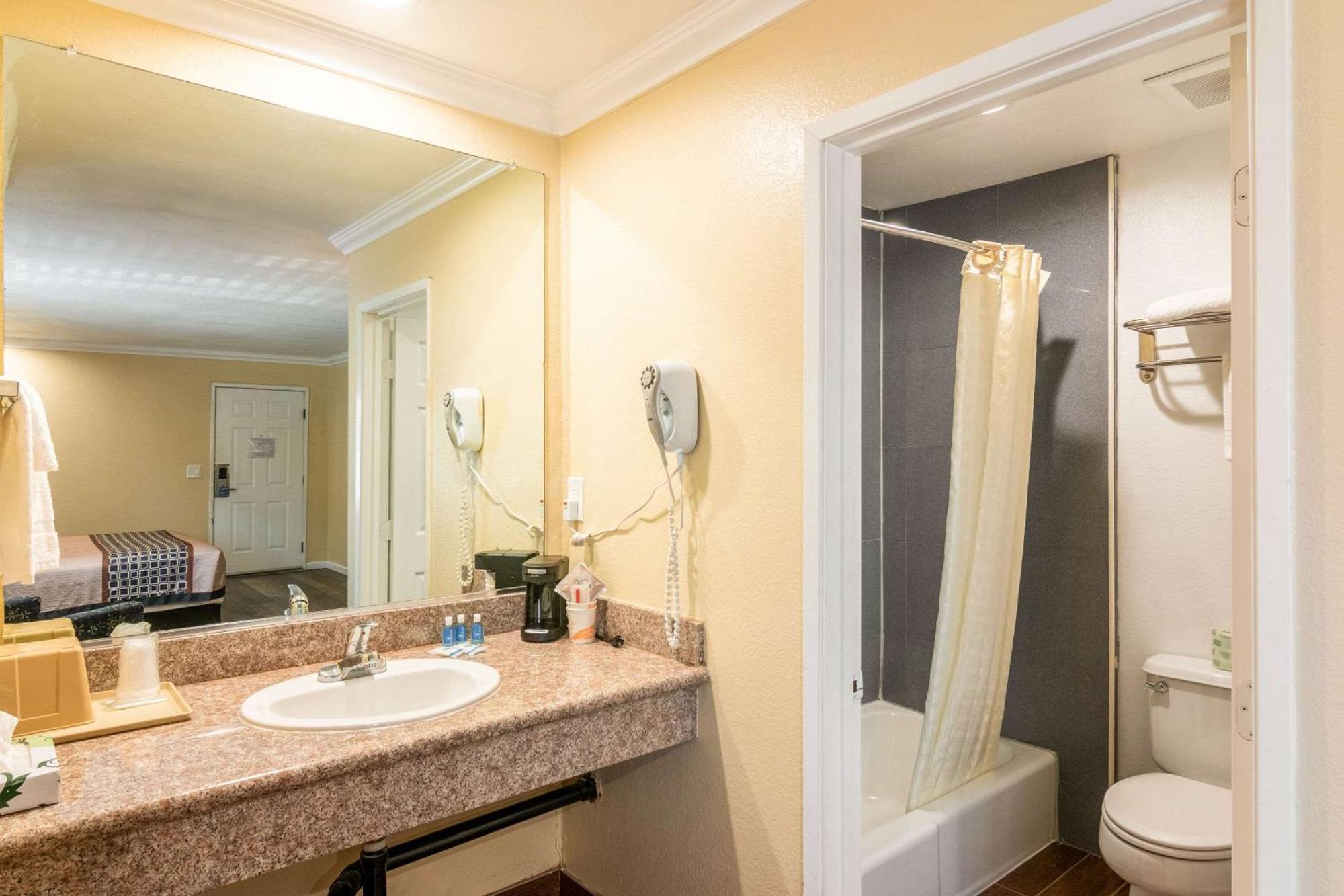 Rodeway Inn Artesia Cerritos מראה חיצוני תמונה