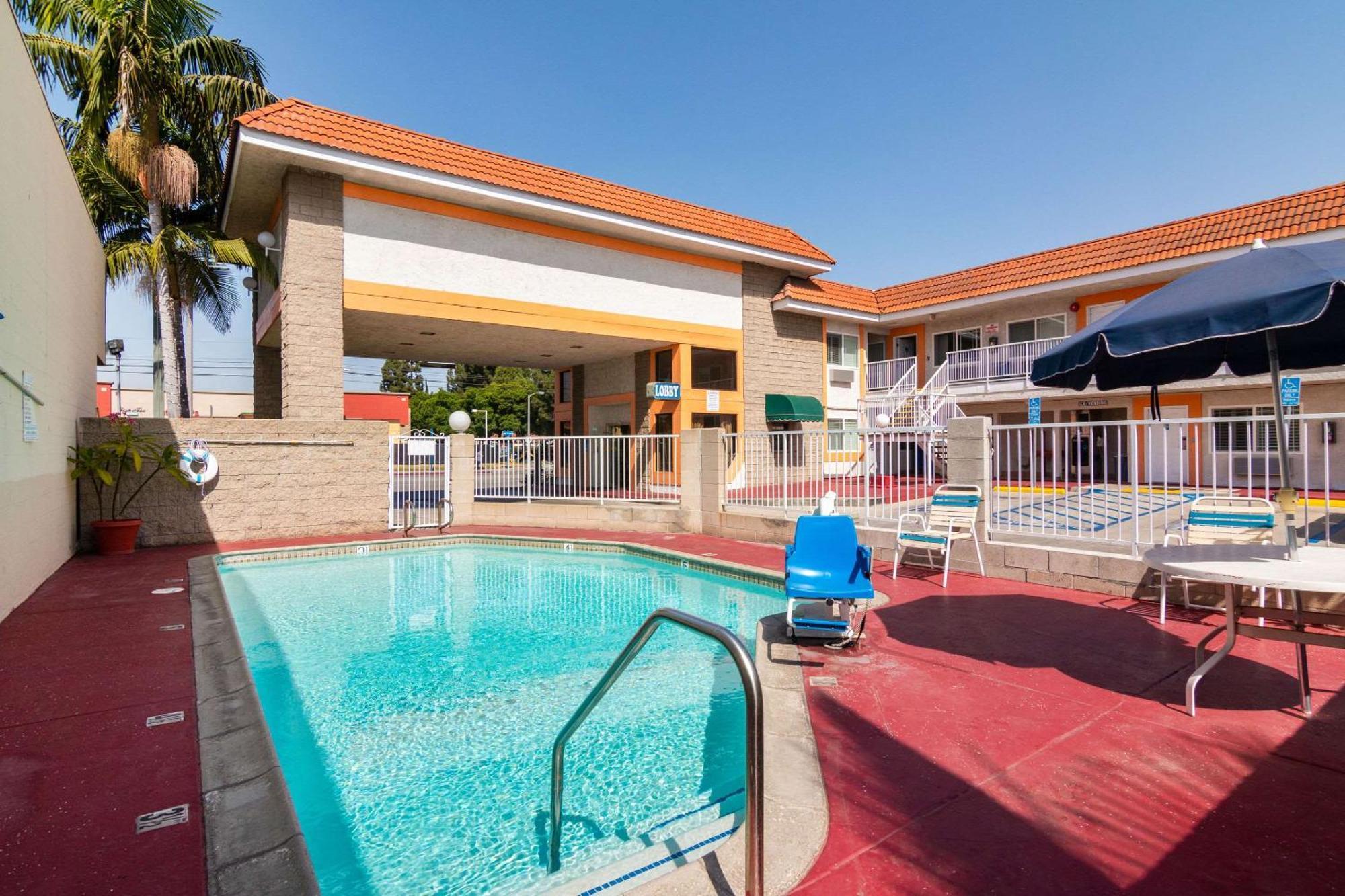 Rodeway Inn Artesia Cerritos מראה חיצוני תמונה