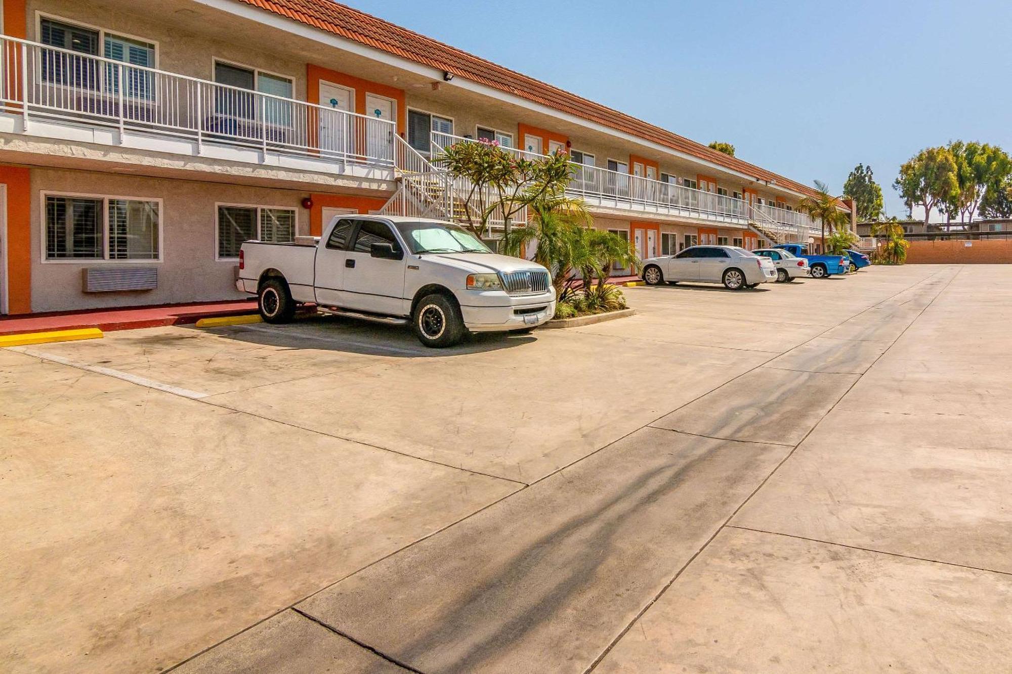 Rodeway Inn Artesia Cerritos מראה חיצוני תמונה