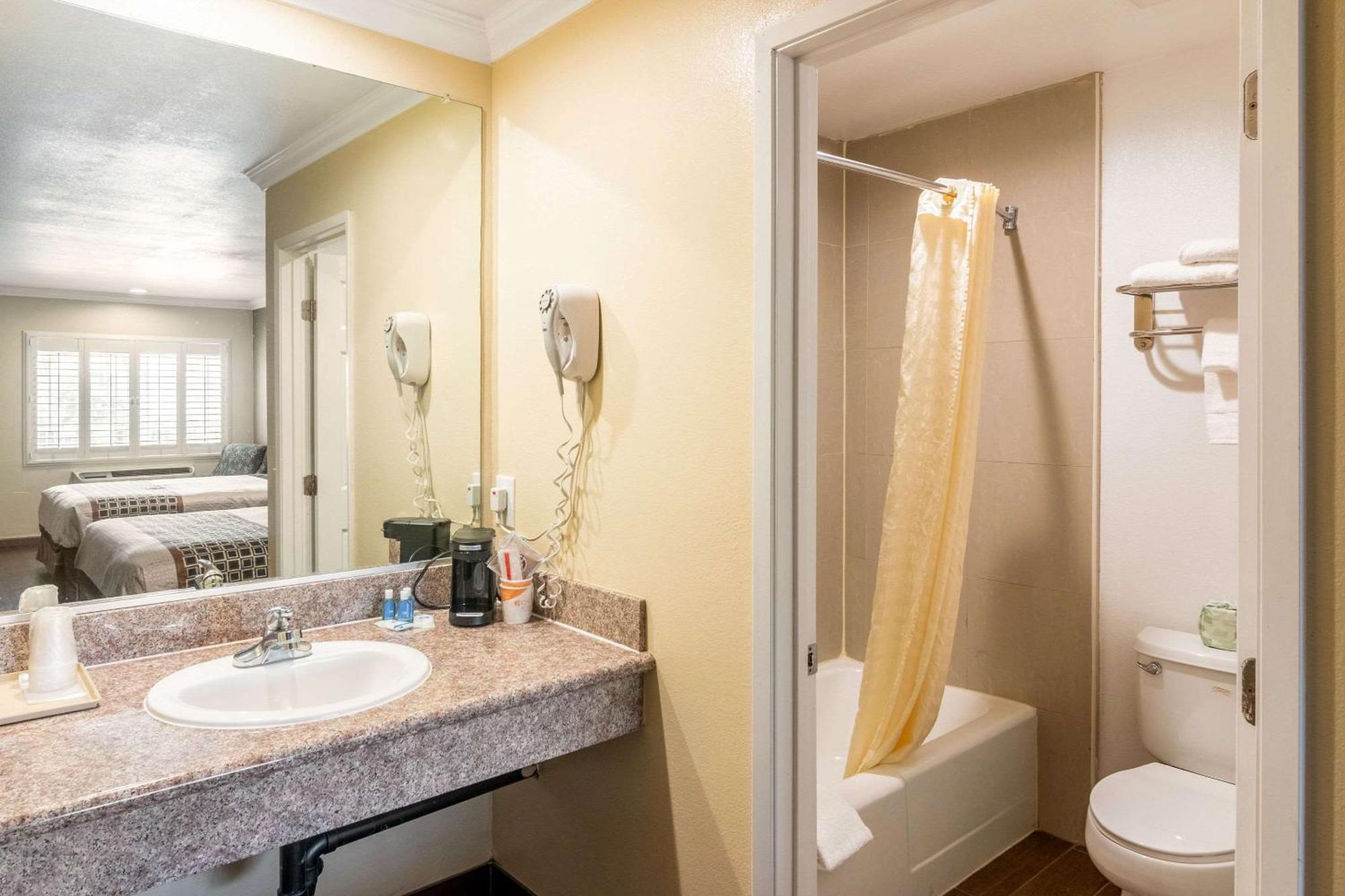 Rodeway Inn Artesia Cerritos מראה חיצוני תמונה