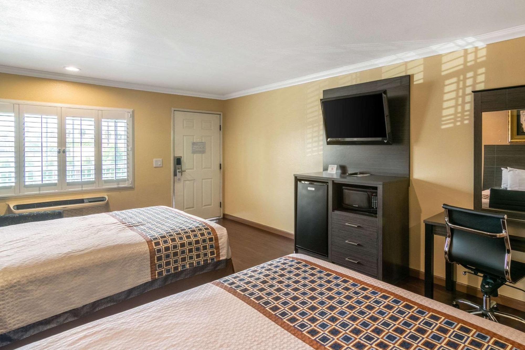 Rodeway Inn Artesia Cerritos מראה חיצוני תמונה