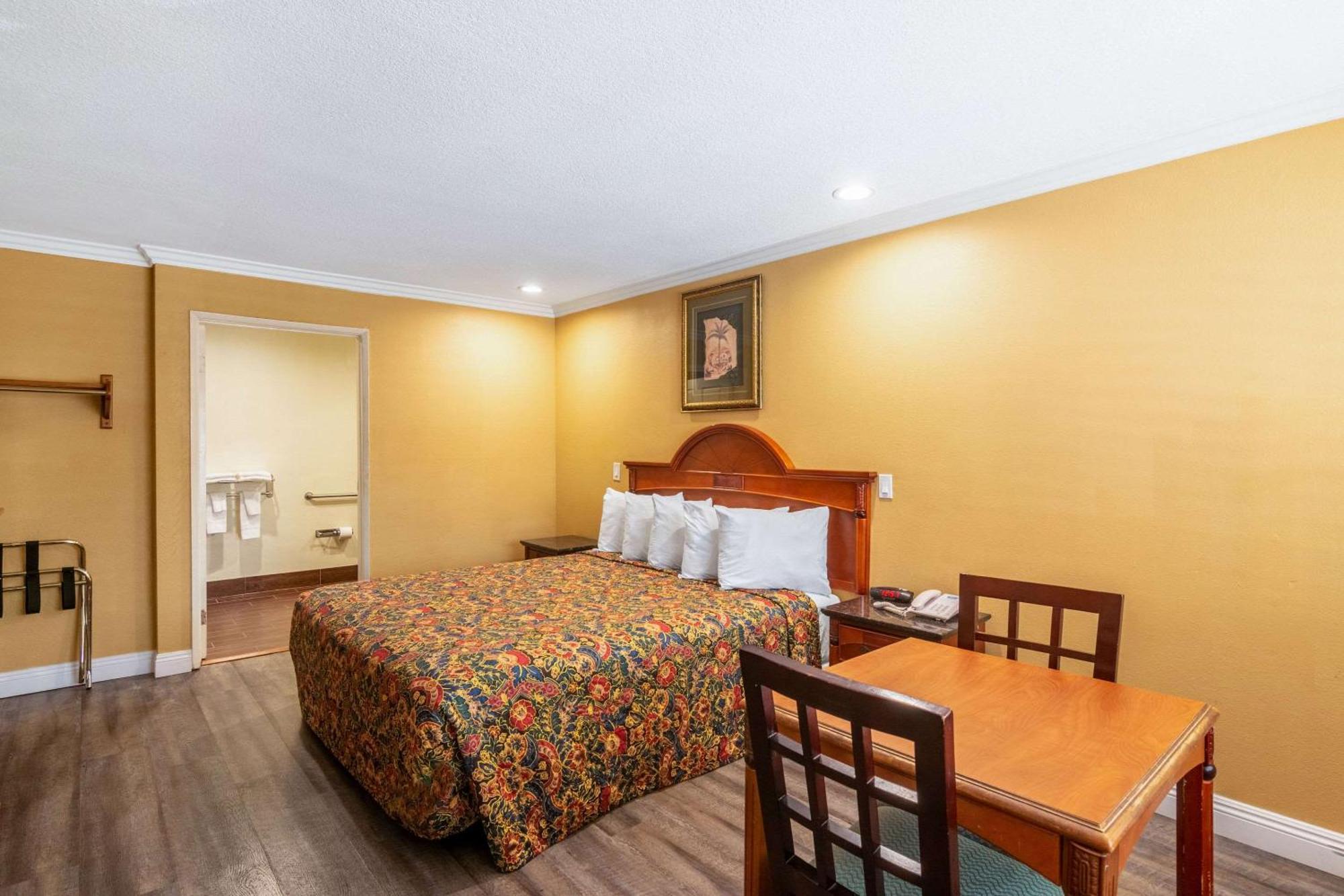 Rodeway Inn Artesia Cerritos מראה חיצוני תמונה